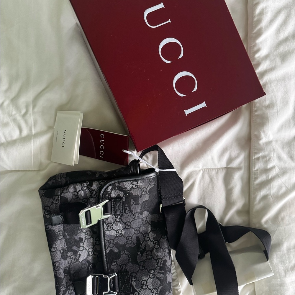 Gucci Camo Monogram Messenger Bag - Picture 6 of 6